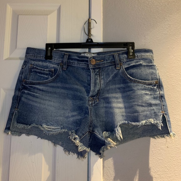 Free People Distressed Jean Shorts - Picture 1 of 7